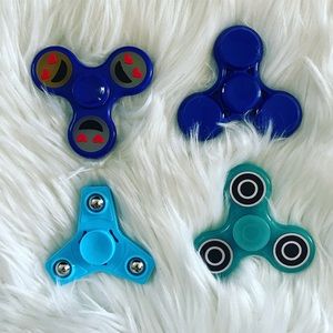 4 Fidget Hand Spinners - New